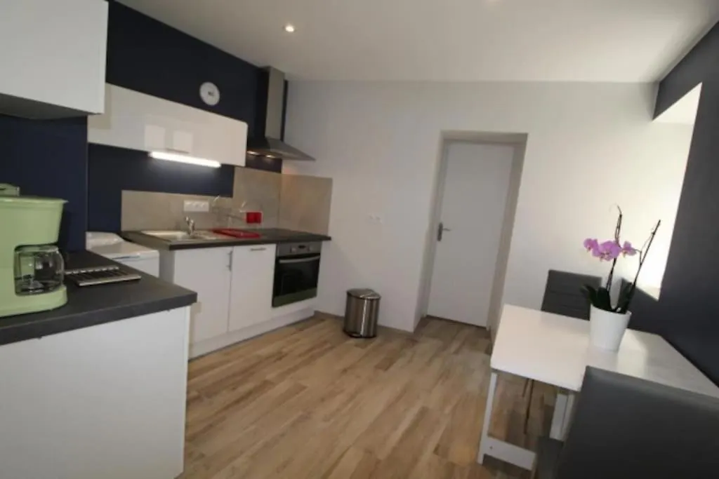 Petit Appartement Confortable Châteaubourg